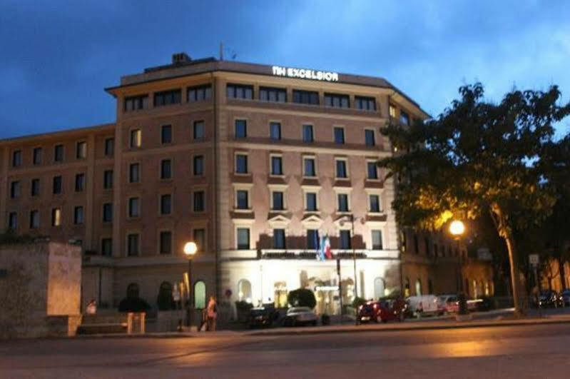 Hotel NH Siena Exterior foto